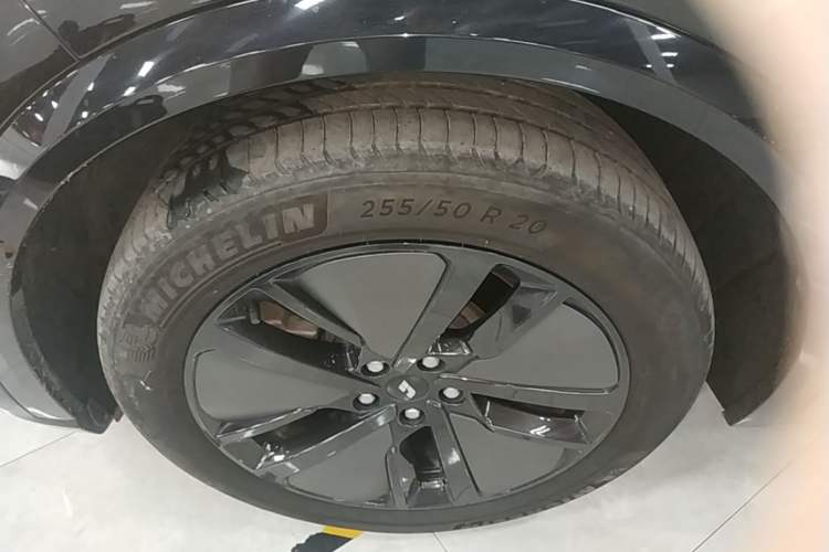 Used Li Auto L8 2024 Max Left Front Wheel Hub