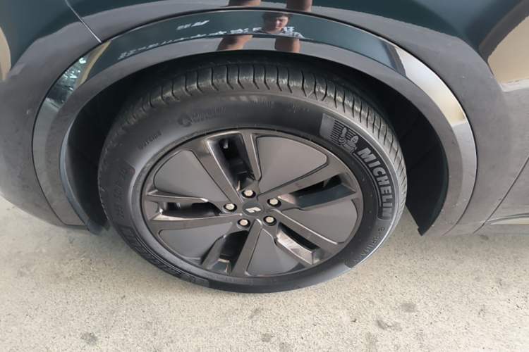 Used Li Auto L8 2024 Max Left Front Wheel Hub