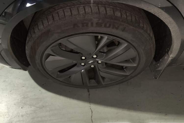 Used Li Auto L8 2024 Pro Model Left Front Wheel Hub
