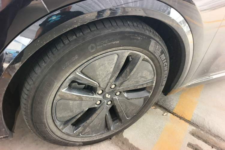 Used Li Auto L8 2024 Max Left Front Wheel Hub