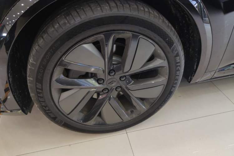 Used Li Auto L8 2024 Max Left Front Wheel Hub