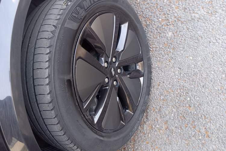Used Li Auto L8 2024 Pro Model Left Front Wheel Hub
