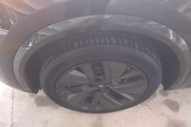 Used Li Auto L8 2024 Pro Model Left Front Wheel Hub