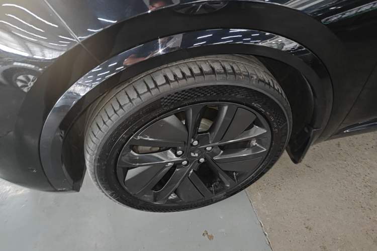 Used Li Auto L8 2024 Max Left Front Wheel Hub