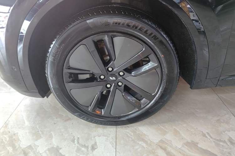 Used Li Auto L8 2024 Max Left Front Wheel Hub