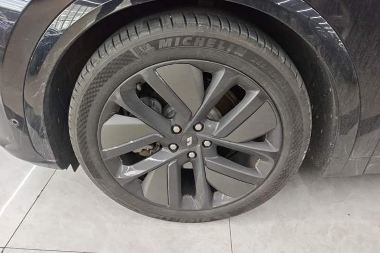 Used Li Auto L8 2024 Max Left Front Wheel Hub