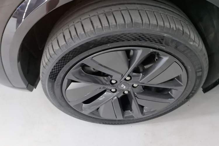 Used Li Auto L8 2024 Pro Model Left Front Wheel Hub