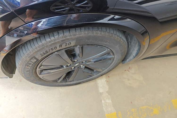 Used Li Auto L8 2024 Max Left Front Wheel Hub