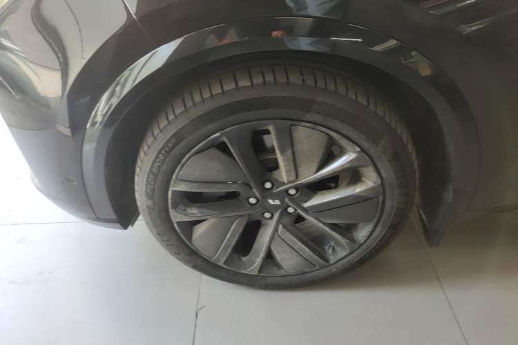 Used Li Auto L8 2024 Max Left Front Wheel Hub
