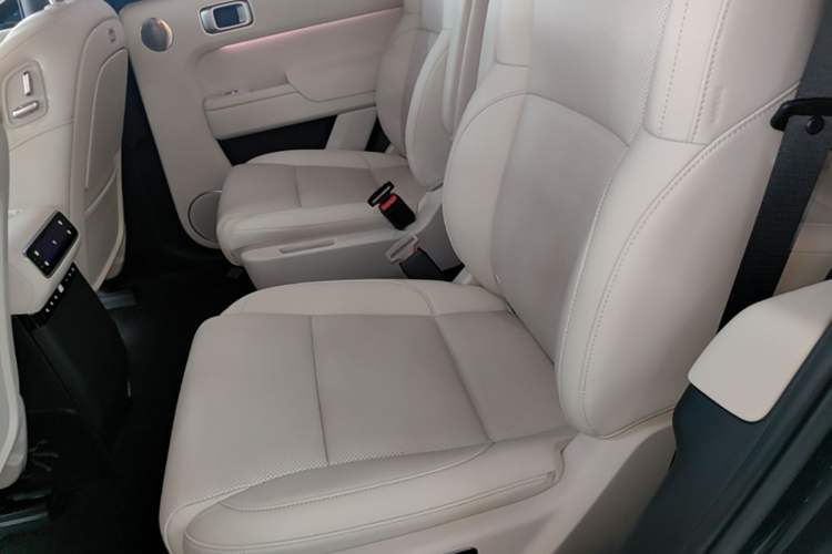 Used Li Auto L8 2024 Max Left Rear Seat