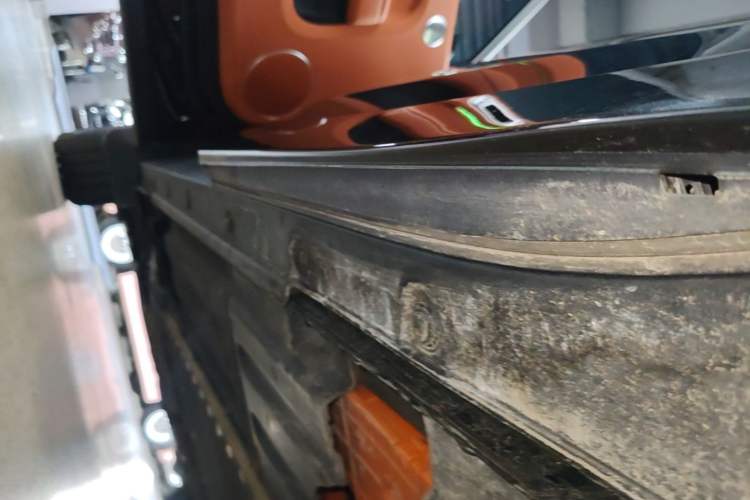 Used Li Auto L8 2024 Pro Model Left Side Sill