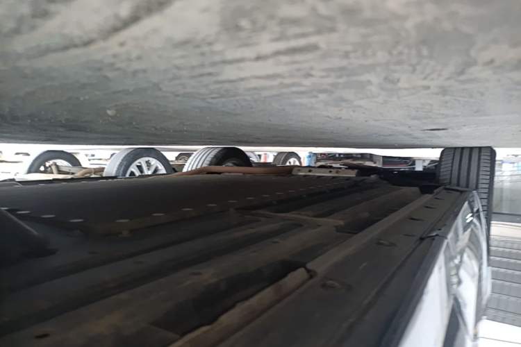 Used Li Auto L8 2024 Pro Model Left Side Sill