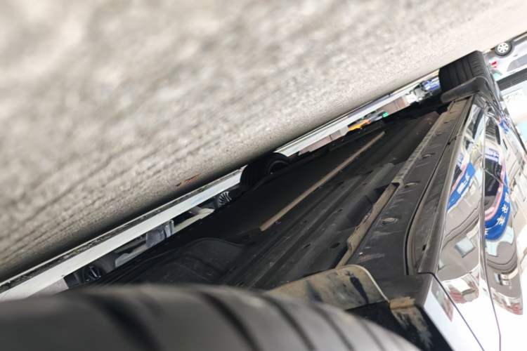 Used Li Auto L8 2024 Max Left Side Sill