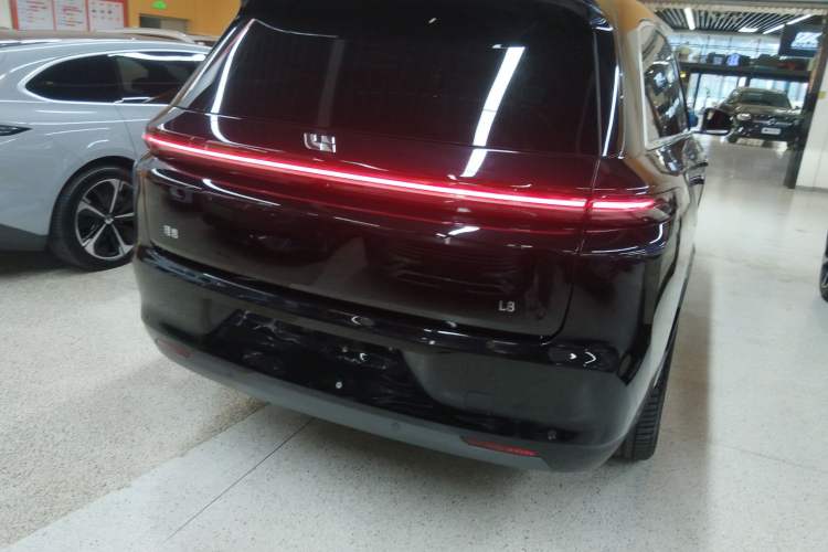 Used Li Auto L8 2024 Pro Model Rear