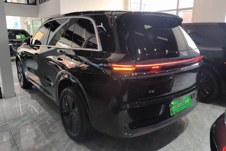 Used Li Auto L8 2024 Pro Model Rear Left 45 Deg