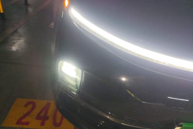 Used Li Auto L8 2024 Max Right Front Headlight