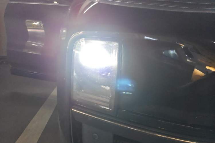 Used Li Auto L8 2024 Max Right Front Headlight