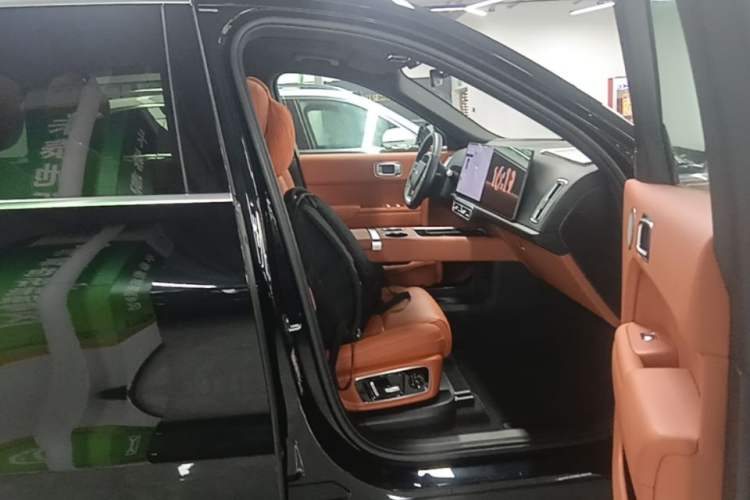 Used Li Auto L8 2024 Pro Model Right Front Seat