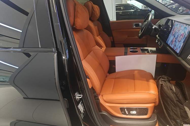 Used Li Auto L8 2024 Max Right Front Seat