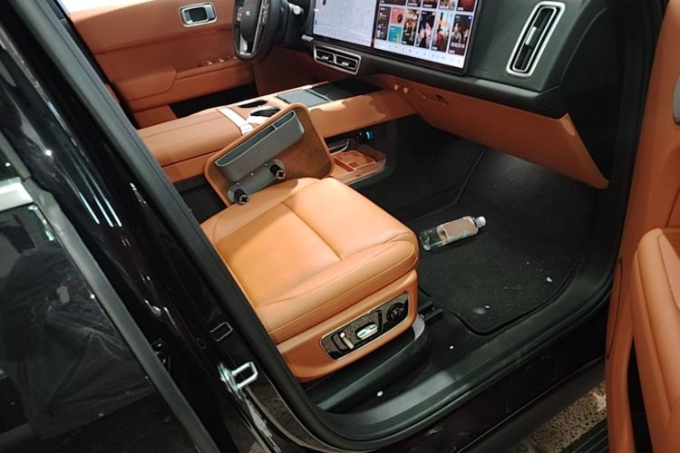 Used Li Auto L8 2024 Pro Model Right Front Seat