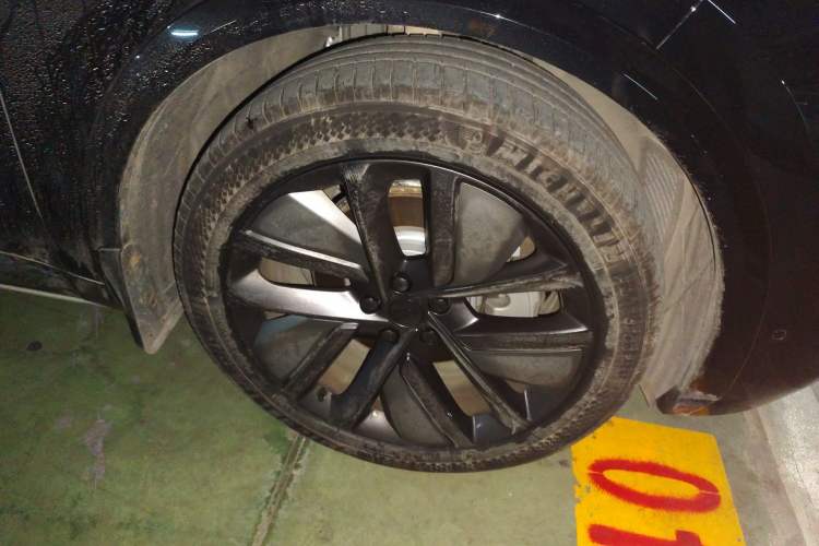 Used Li Auto L8 2024 Max Right Front Wheel Hub