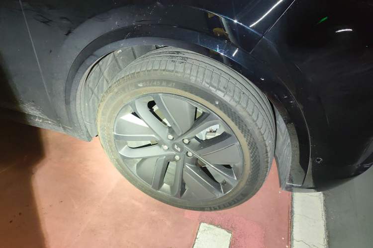 Used Li Auto L8 2024 Max Right Front Wheel Hub