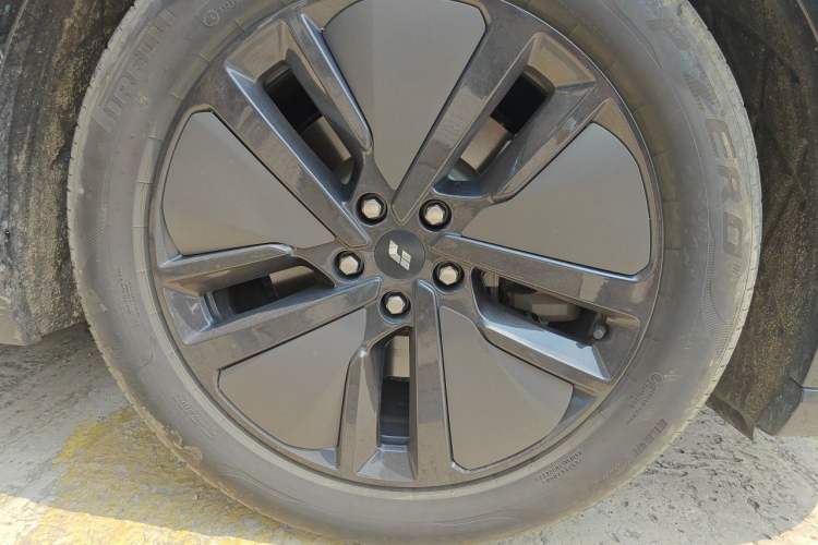 Used Li Auto L8 2024 Pro Model Right Front Wheel Hub