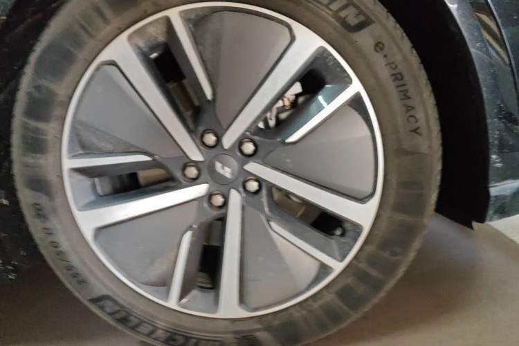 Used Li Auto L8 2024 Max Right Front Wheel Hub