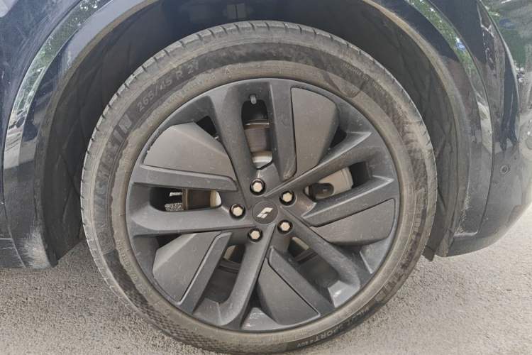 Used Li Auto L8 2024 Max Right Front Wheel Hub