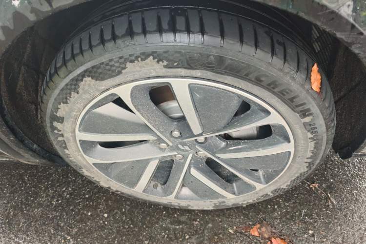 Used Li Auto L8 2024 Max Right Front Wheel Hub