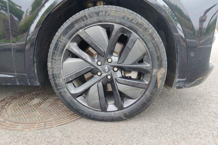 Used Li Auto L8 2024 Max Right Front Wheel Hub