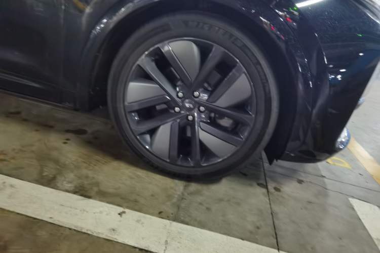 Used Li Auto L8  Right Front Wheel Hub