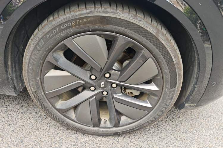 Used Li Auto L8 2024 Max Right Front Wheel Hub