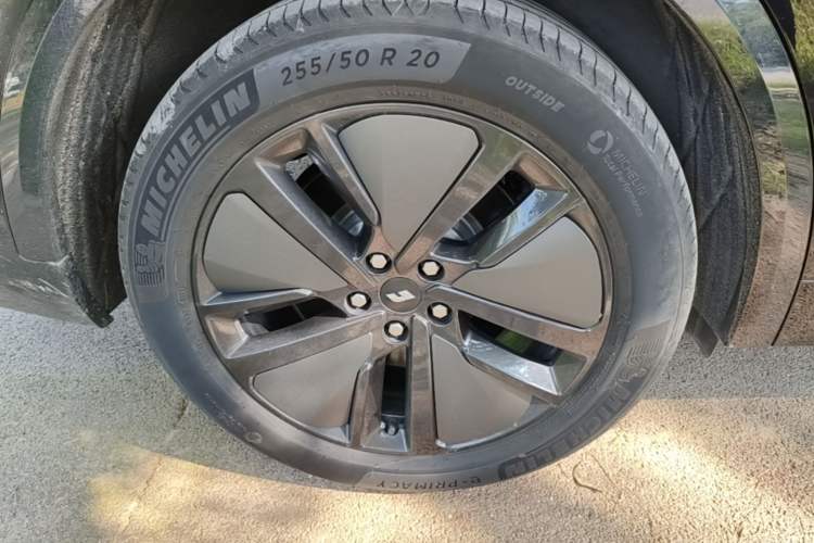 Used Li Auto L8 2024 Max Right Rear Wheel Hub