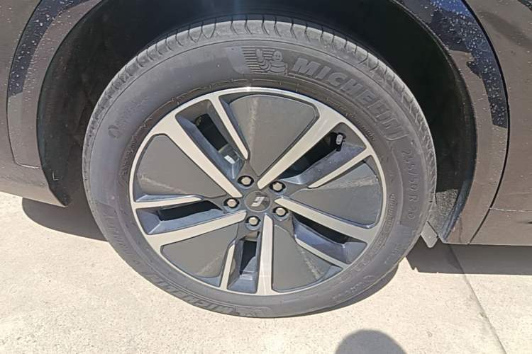 Used Li Auto L8 2024 Max Right Rear Wheel Hub