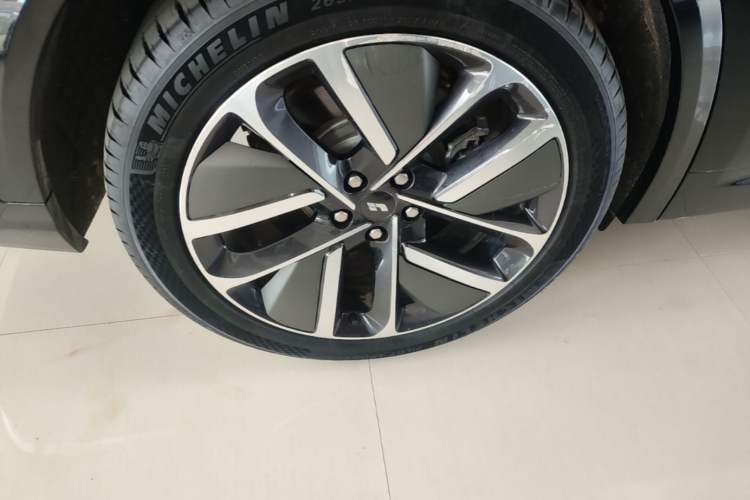 Used Li Auto L8 2024 Pro Model Right Rear Wheel Hub
