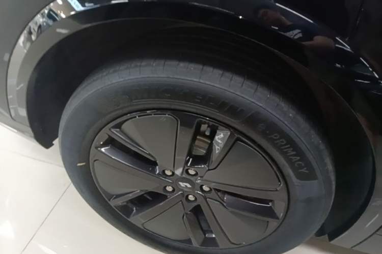 Used Li Auto L8 2024 Pro Model Right Rear Wheel Hub