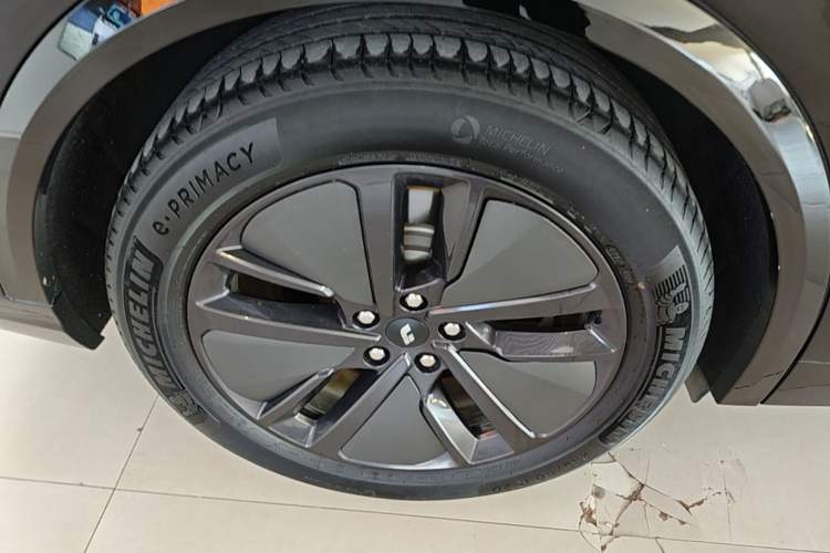 Used Li Auto L8 2024 Pro Model Right Rear Wheel Hub
