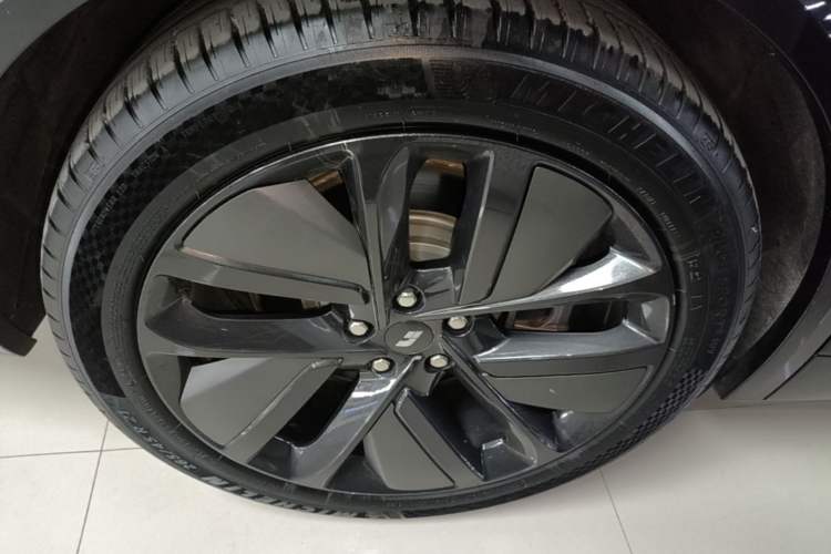 Used Li Auto L8 2024 Max Right Rear Wheel Hub