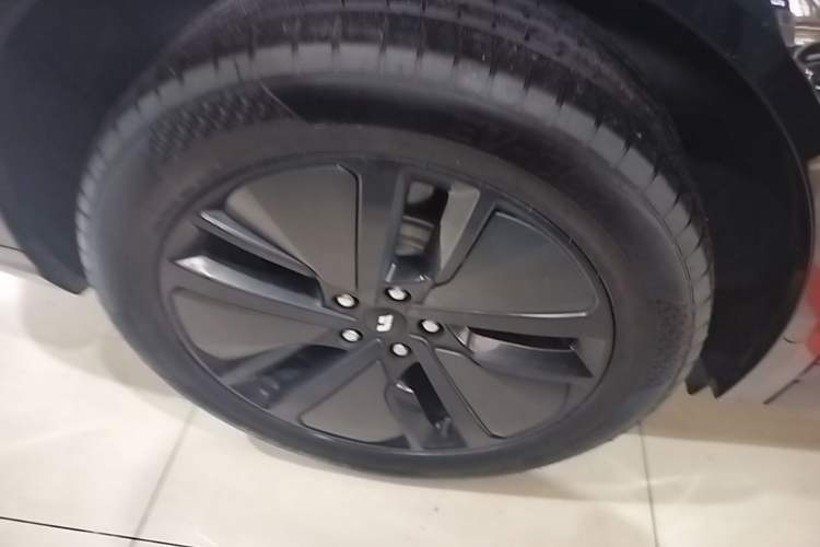Used Li Auto L8 2024 Max Right Rear Wheel Hub