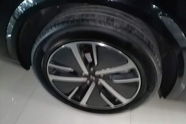 Used Li Auto L8 2024 Max Right Rear Wheel Hub