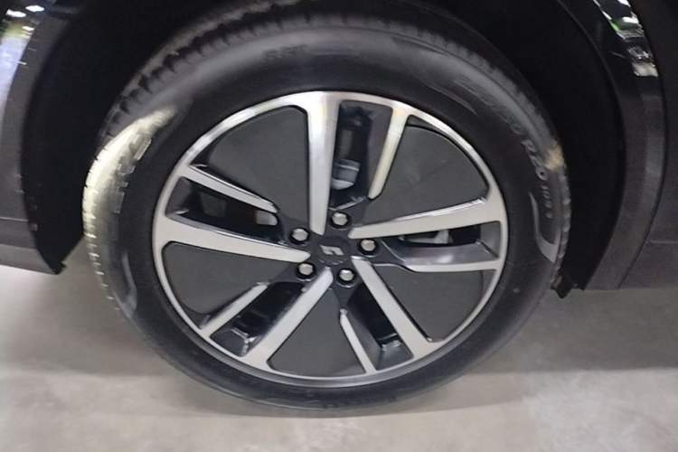 Used Li Auto L8 2024 Pro Model Right Rear Wheel Hub