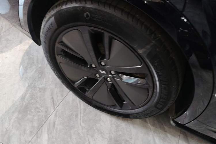 Used Li Auto L8 2024 Pro Model Right Rear Wheel Hub