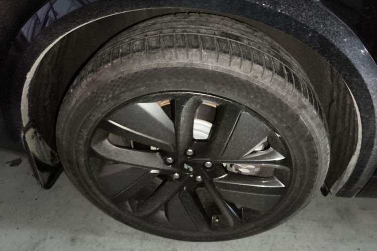 Used Li Auto L8 2024 Pro Model Right Rear Wheel Hub