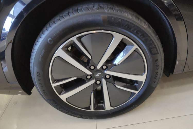 Used Li Auto L8 2024 Pro Model Right Rear Wheel Hub