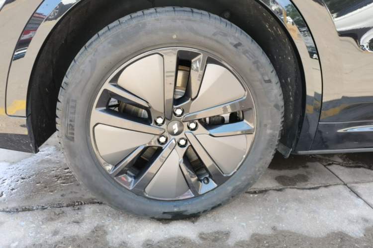 Used Li Auto L8 2024 Pro Model Right Rear Wheel Hub