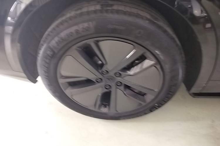 Used Li Auto L8 2024 Max Right Rear Wheel Hub