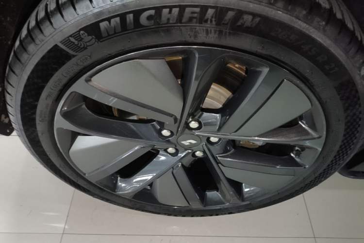 Used Li Auto L8 2024 Max Right Rear Wheel Hub