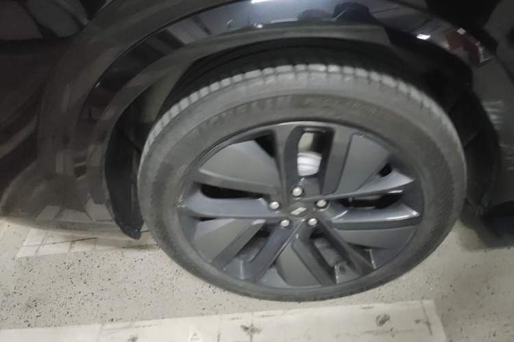 Used Li Auto L8 2024 Ultra Model Right Rear Wheel Hub
