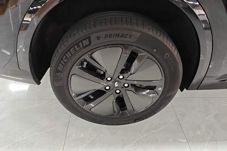 Used Li Auto L8 2024 Pro Model Right Rear Wheel Hub